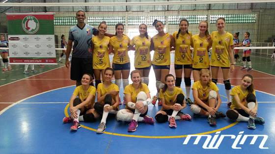 Vôlei de Blumenau participa de finais estaduais de base neste fim de semana