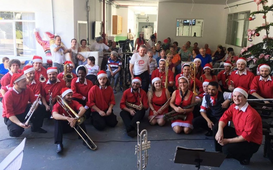 Banda Noel encanta moradores da Casa São Simeão