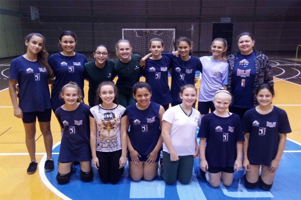 Categorias de base do vôlei feminino disputam competições neste fim de semana