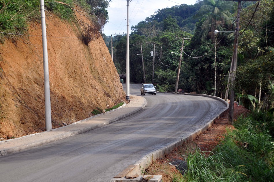 Rua Franz Muller, na Velha Grande, está pronta para receber asfalto