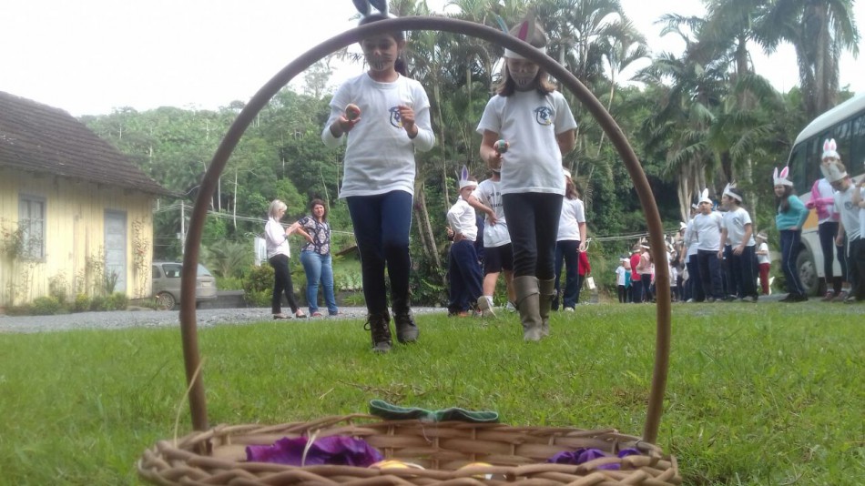 Mais de 700 estudantes participam da Páscoa Encantada