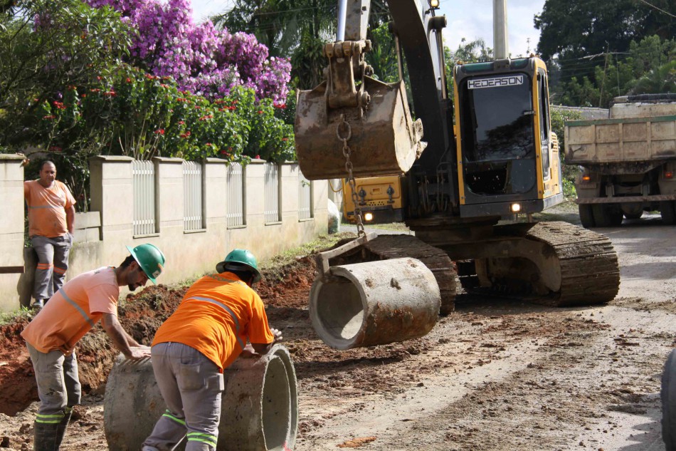 Pavimentação da Rua Vale do Selke avança para os últimos trechos