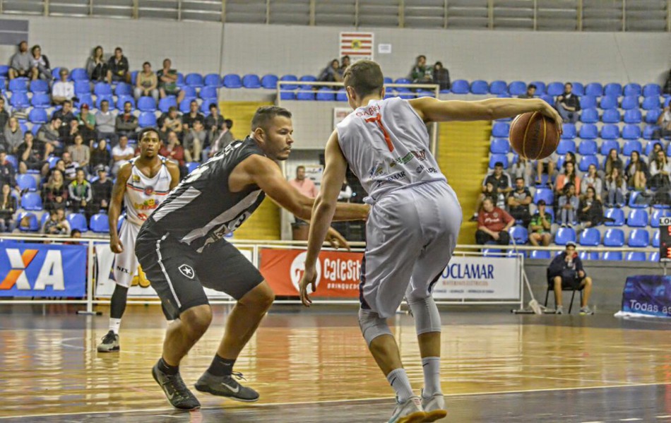 Basquete conquista a sexta vitória consecutiva pela Liga Ouro