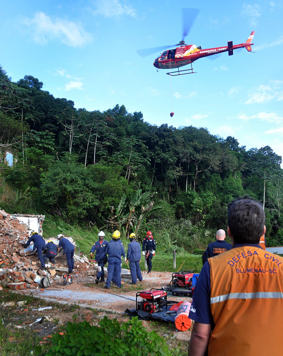 Simulado de deslizamento reúne cerca de 500 pessoas na Fortaleza Alta