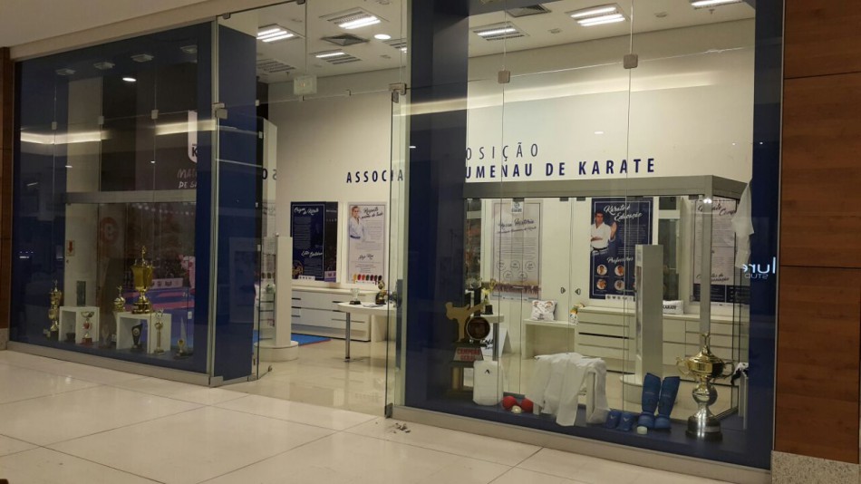 Exposição conta a história dos 20 anos da Associação Blumenau de Karatê