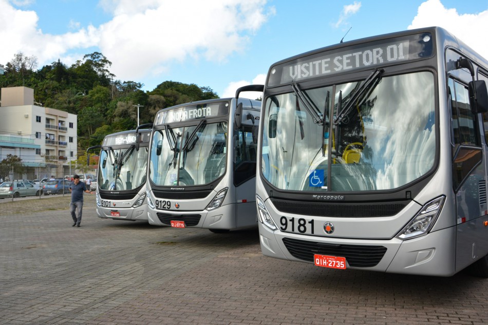 Nova frota de ônibus é apresentada à comunidade