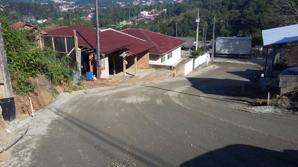 Obras preparam Rua Ricardo Kupas para receber asfalto