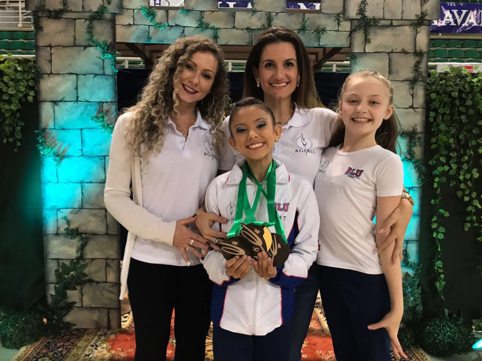 Ginasta de Blumenau conquista ouro no Campeonato Estadual