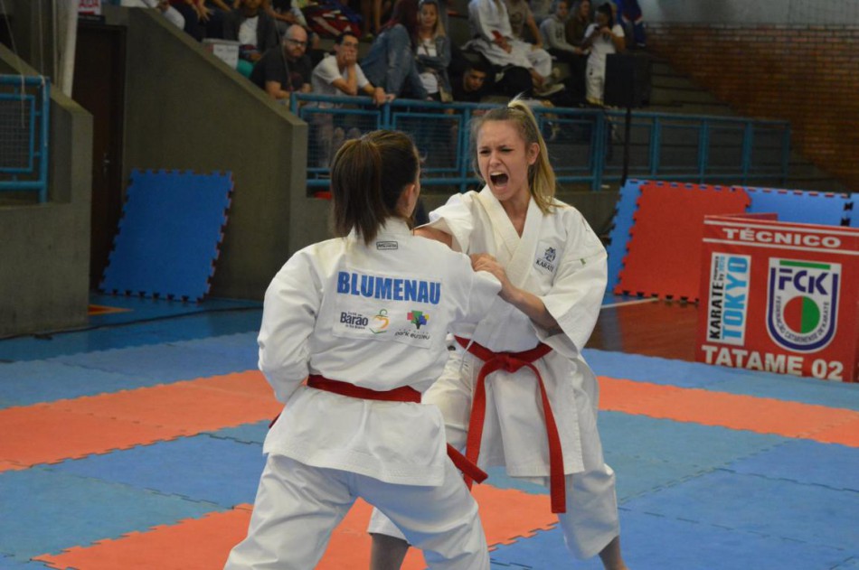 Open Blumenau de Karatê reúne novos talentos e atletas da Seleção