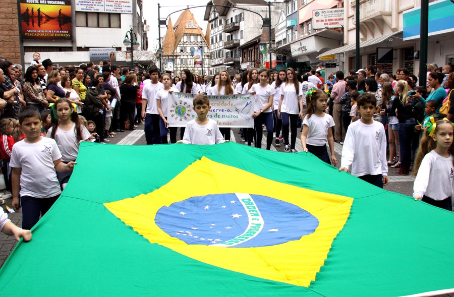 Desfiles Cívicos da Independência vão reunir mais de 5 mil pessoas