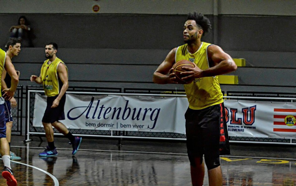Basquete adulto estreia no Campeonato Catarinense neste fim de semana