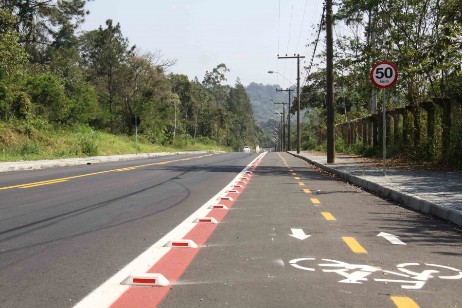 Prefeitura entrega pavimentação da Rua Ewaldo Jansen, no Salto Weissbach