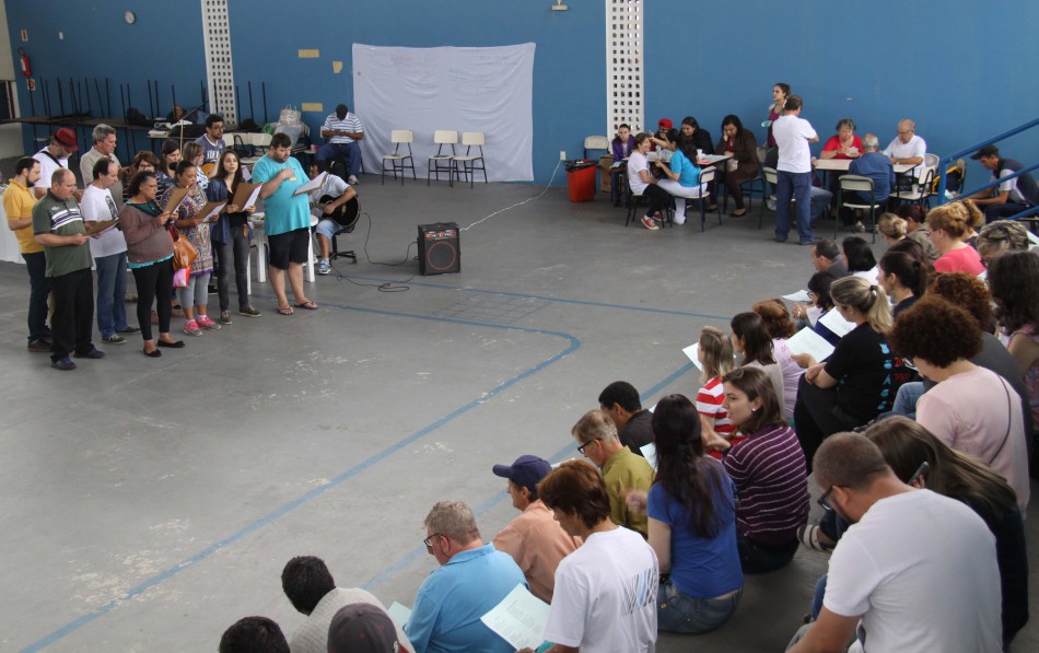 Evento alusivo ao Dia Mundial de Saúde Mental reúne cerca de 100 pessoas