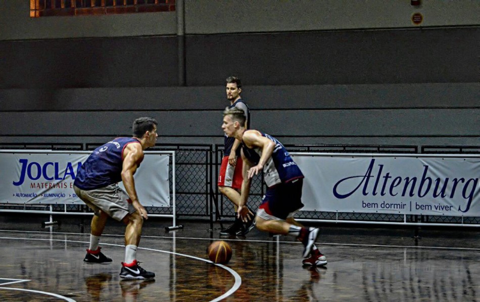 Basquete masculino jogará na Capital pelas quartas do Catarinense