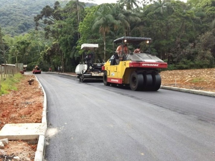 Prefeitura conclui serviços de asfaltamento na Rua Jordão
