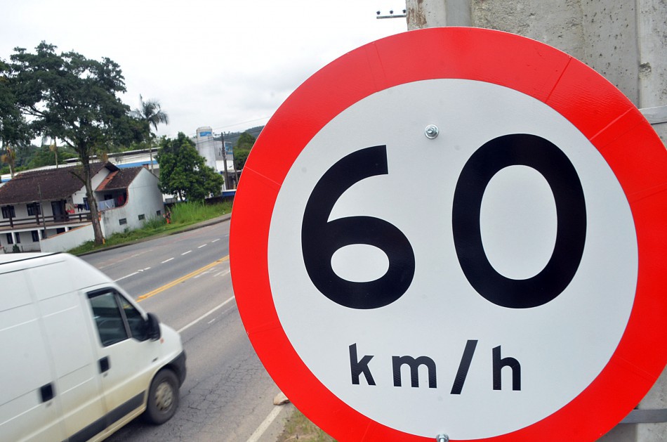 Padronização do limite de velocidade será realizada em mais dez ruas