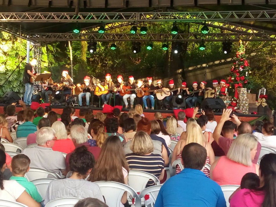 Comunidade prestigia Festa de Natal no Centro Cultural da Vila Itoupava