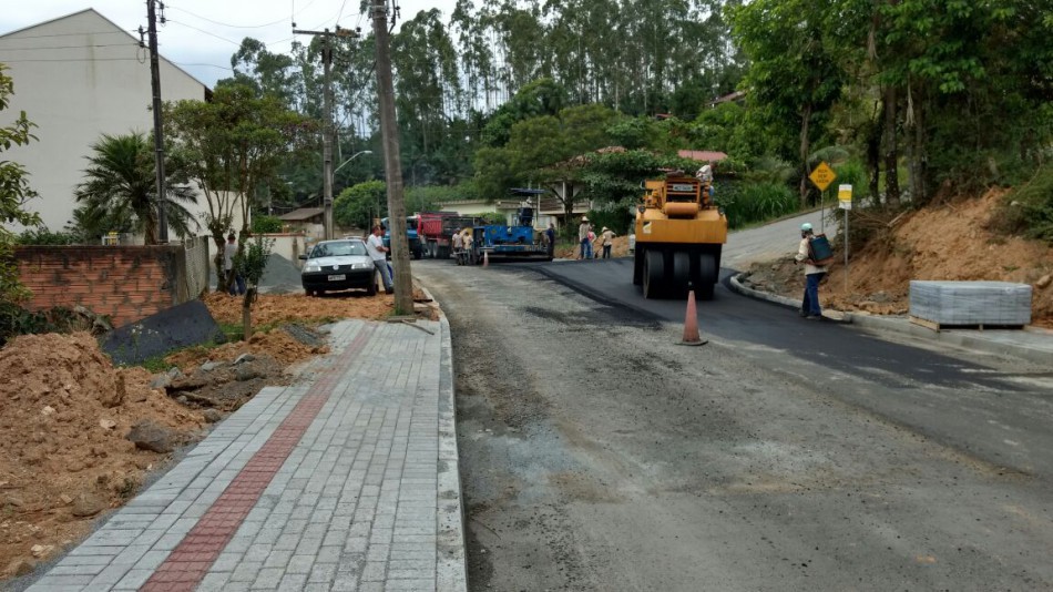 Trecho final da Rua Bernardo Scheidemantel está 78% executado