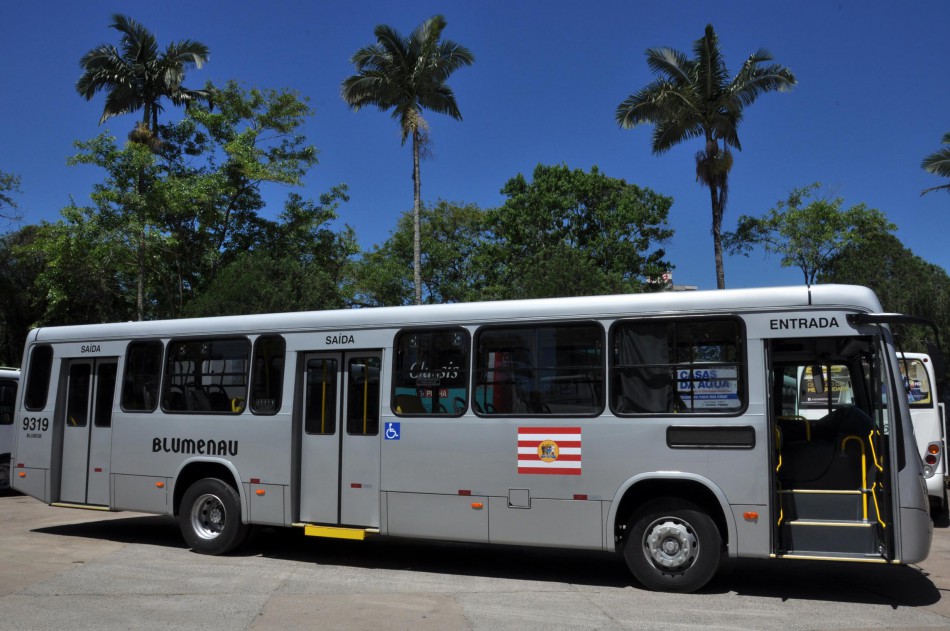 Linhas de ônibus terão horários especiais na segunda e terça de Carnaval