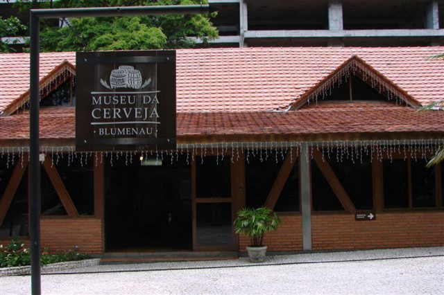 Museu da Cerveja e CATs estarão fechados na manhã de segunda-feira