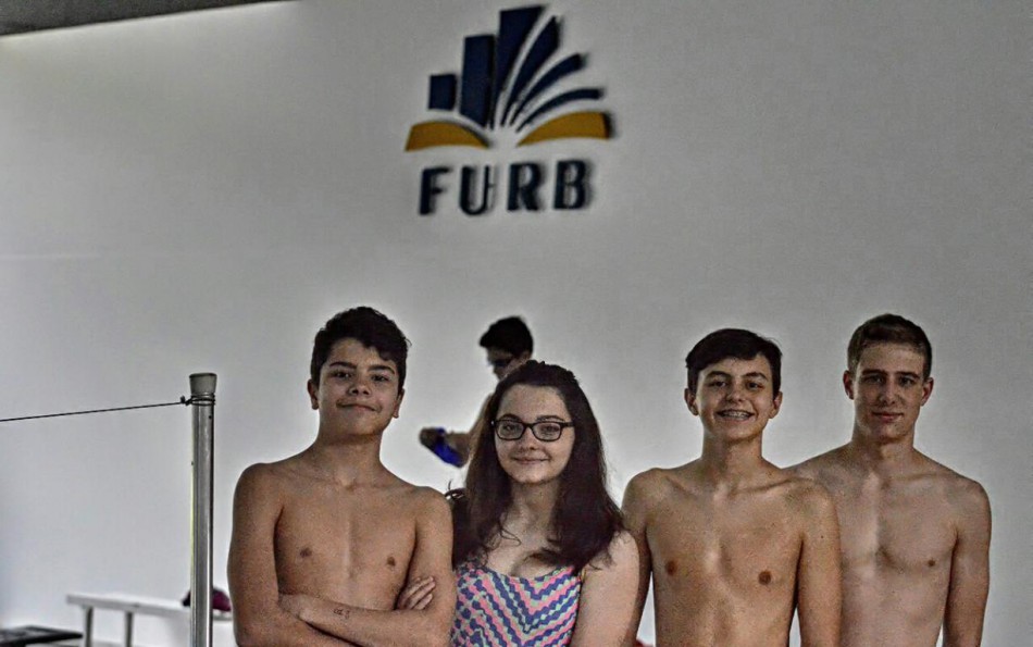 Quatro nadadores de Blumenau disputam Campeonato Brasileiro Infantil