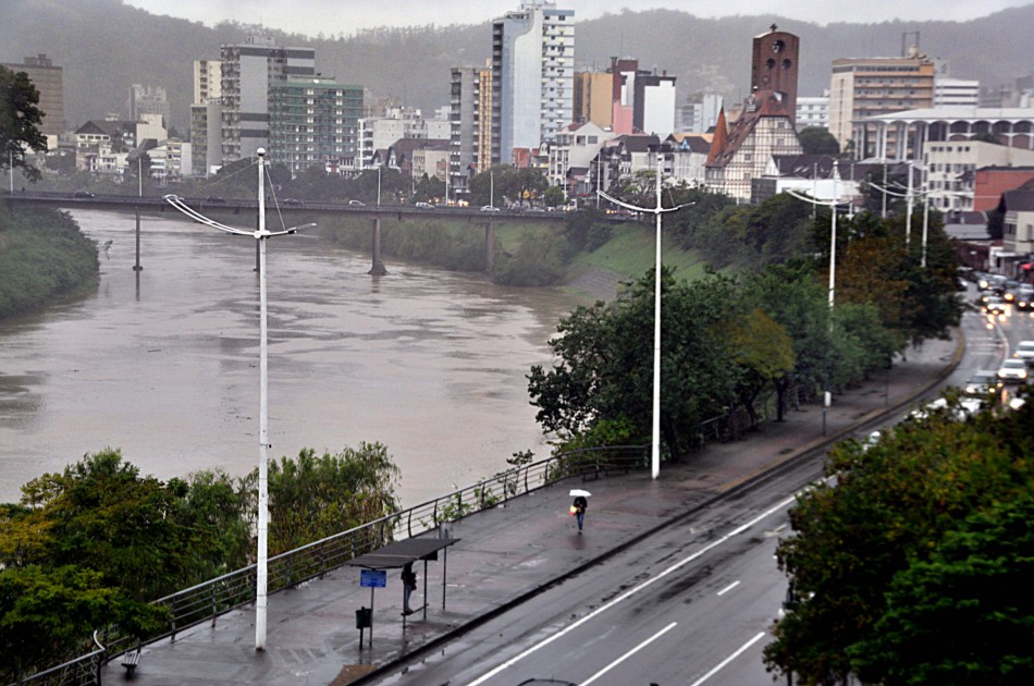 Instabilidade climática deve prosseguir nos próximos dias em Blumenau
