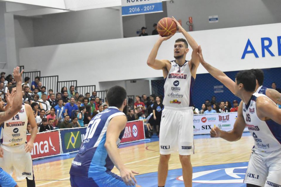 Basquete masculino é superado pelo Unifacisa (PB) em jogo da Liga Ouro