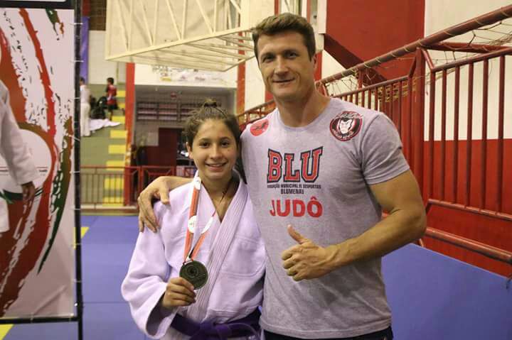 Judô de Blumenau conquista 16 medalhas no Campeonato Estadual de base