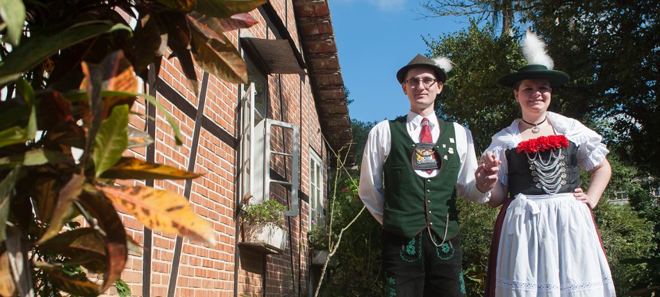 Fundo Municipal financia revitalização de trajes típicos da Oktoberfest