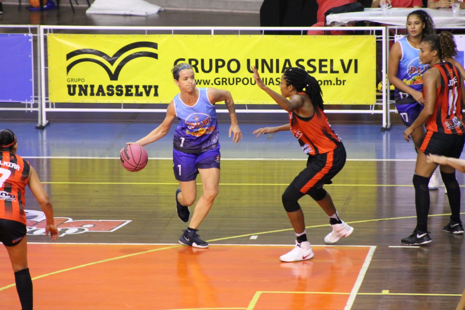 Basquete feminino vence e assume o quinto lugar na LBF