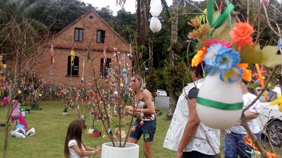 Mais de 1.200 pessoas prestigiam programação de Páscoa na Vila Itoupava