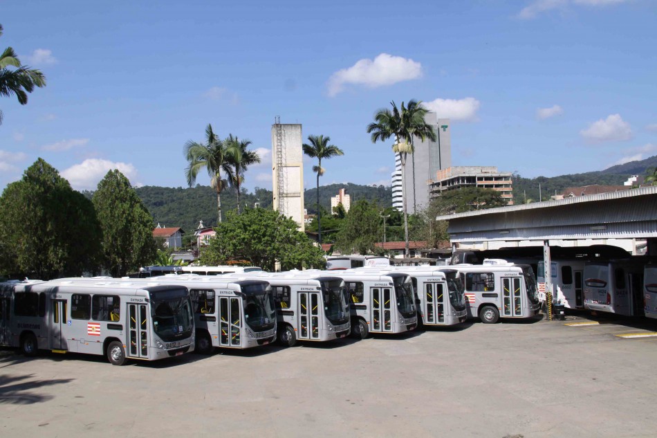 Novos ônibus do transporte coletivo entram em operação na segunda-feira