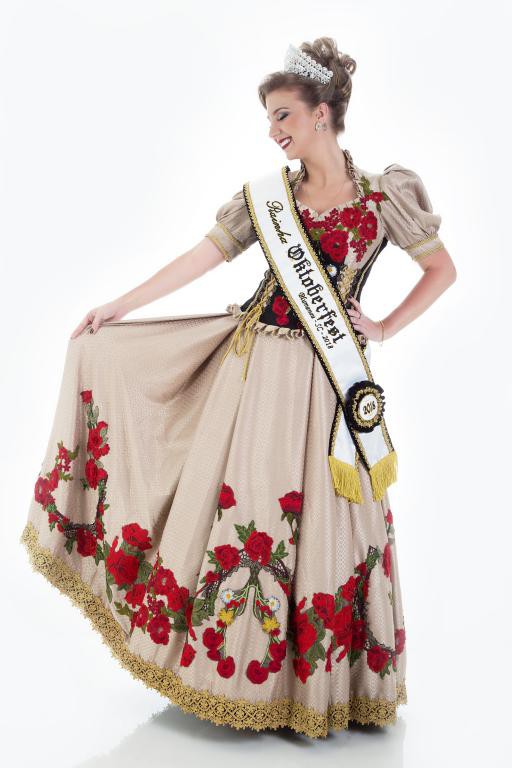 Traje da realeza da Oktoberfest será criado pelo curso de Moda da Furb