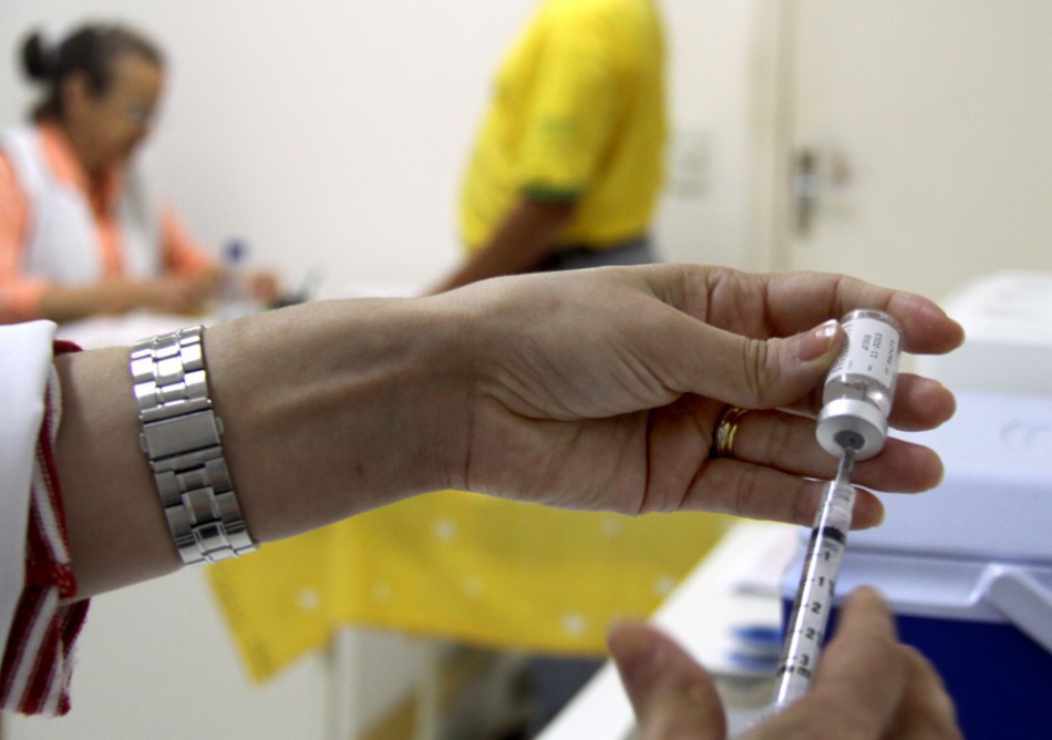 Mais de 25 mil pessoas ainda precisam se vacinar contra a gripe influenza