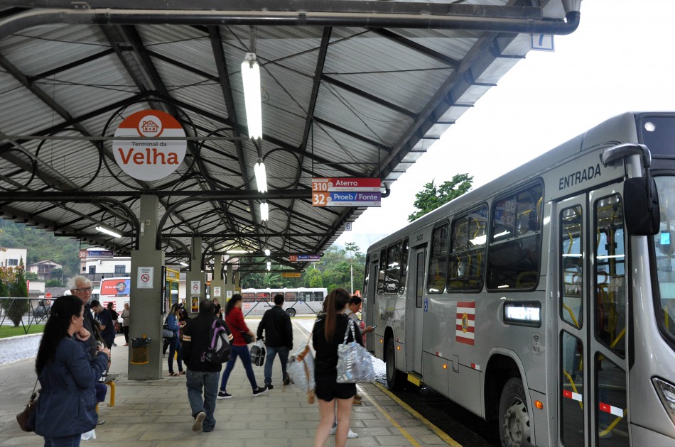 Terminais urbanos recebem nova comunicação visual