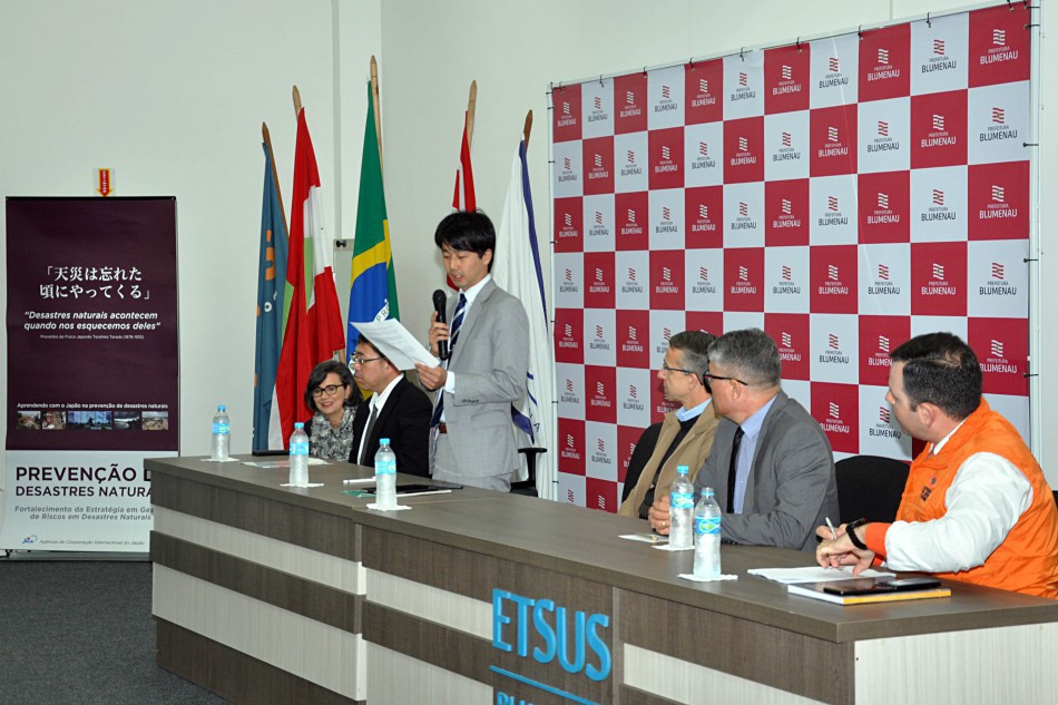 Servidores municipais participam de seminário sobre desastres naturais