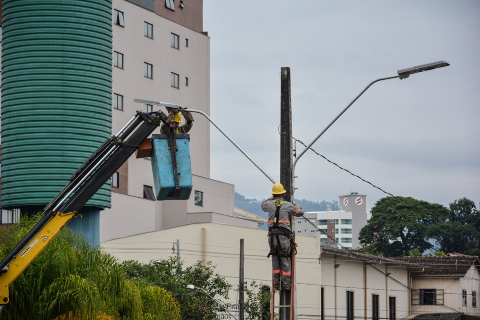 Iluminação pública passa por modernização em mais 29 ruas