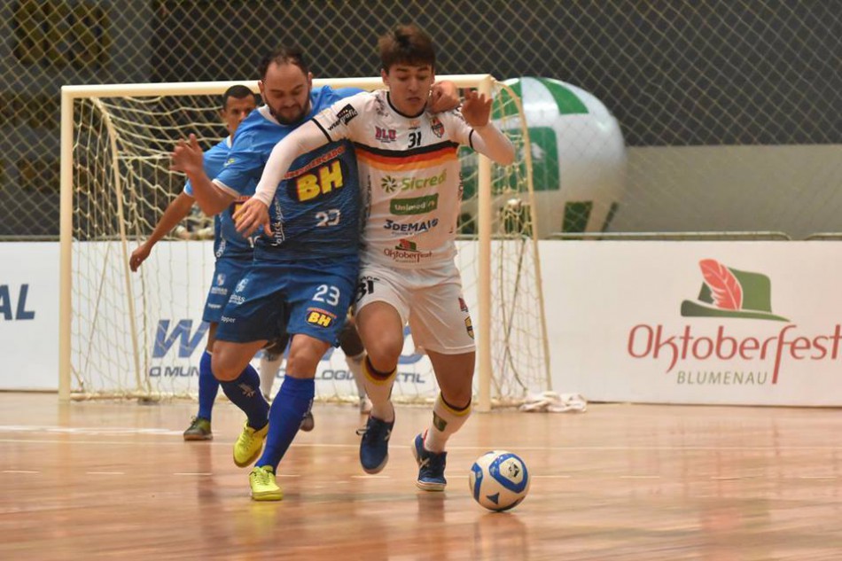 Blumenau enfrenta Joinville pela Liga Futsal nesta quinta-feira