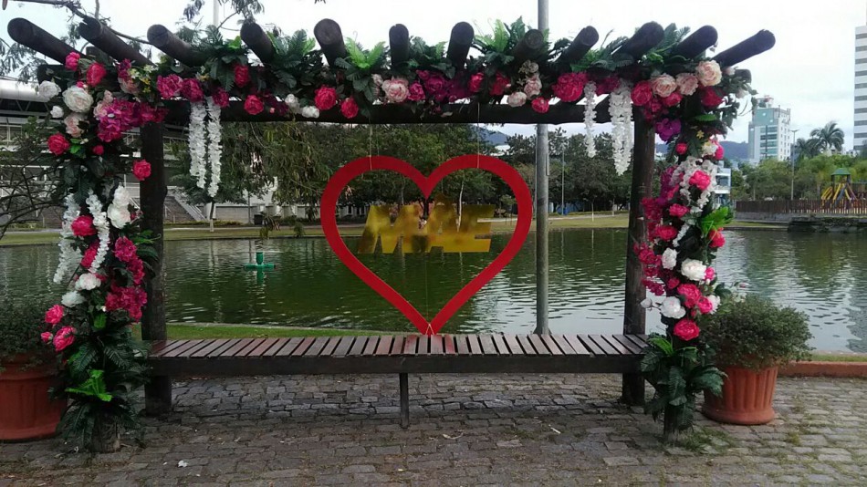 Parque Ramiro Ruediger tem ponto fotográfico para Dia das Mães