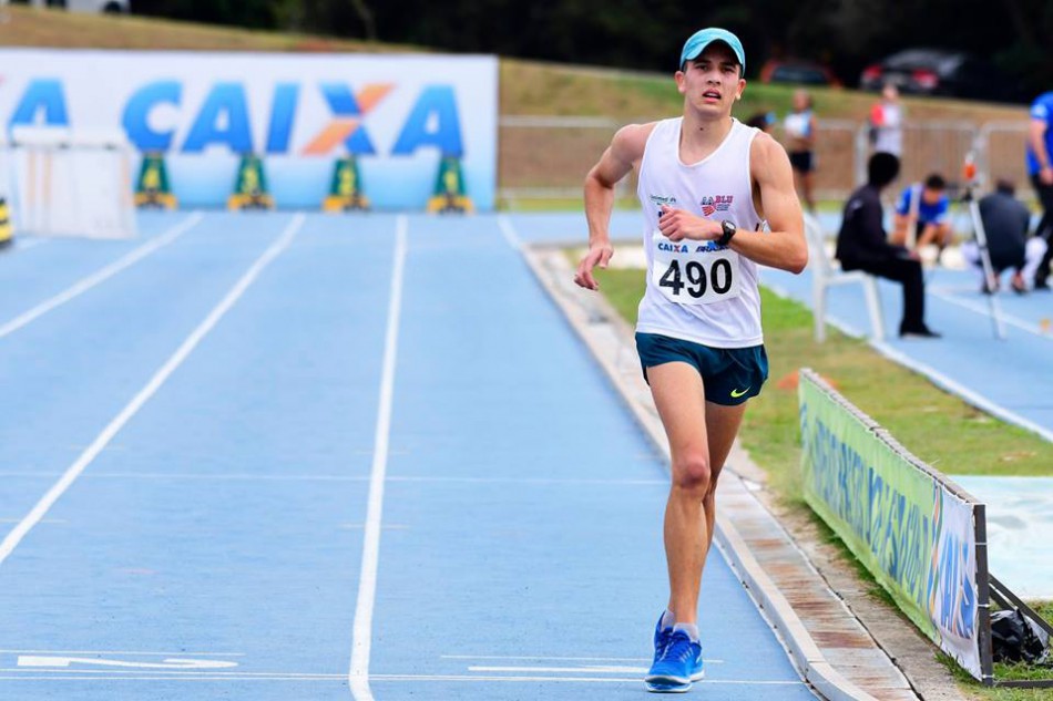 Atletas de Blumenau conquistam ouro nos Brasileiros de atletismo e karatê