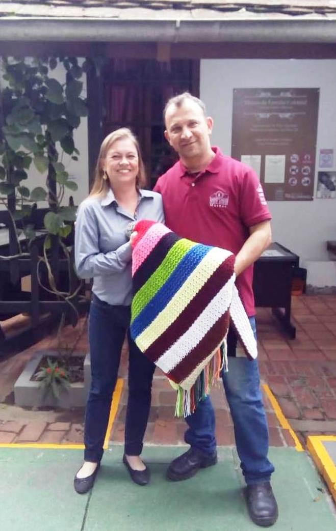 Blumenauenses aderem ao projeto Crochetando Empatia
