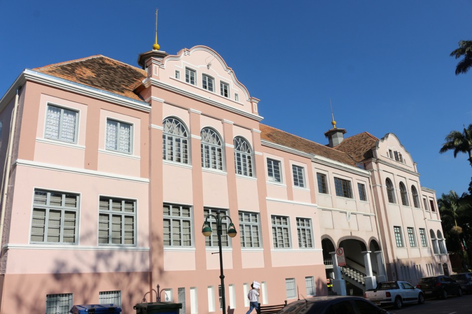 Comissão avalia projetos inscritos no Prêmio Herbert Holetz