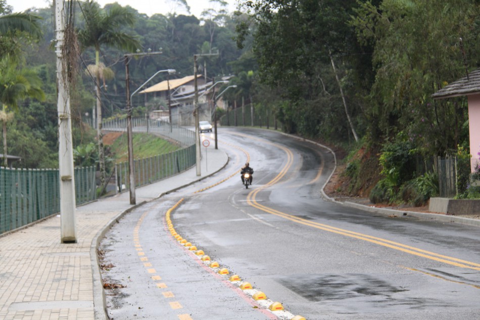 Prefeitura finaliza passeios e ciclovia na Rua Heinrich Hemmer