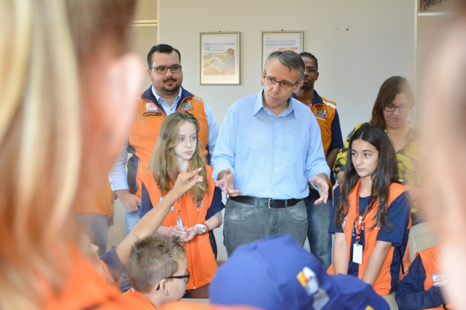 Agentes mirins de Defesa Civil visitam a Prefeitura de Blumenau