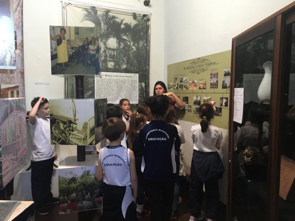 Museus municipais do Centro Histórico recebem visita de idosos e crianças