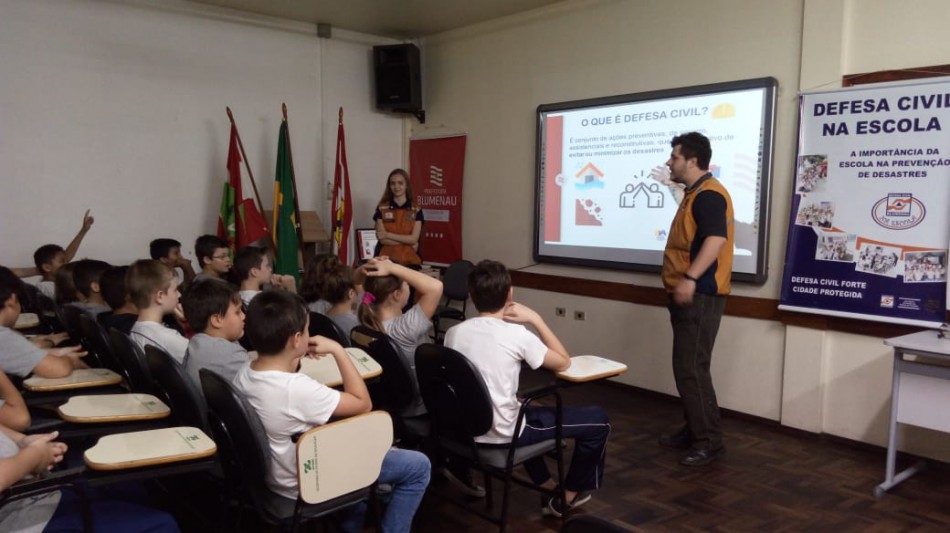 Defesa Civil na Escola inicia na EEB João Widemann