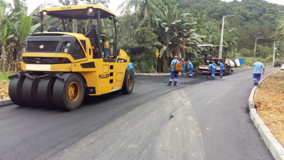 Obras de pavimentação da Rua Braço do Sul se aproximam do fim