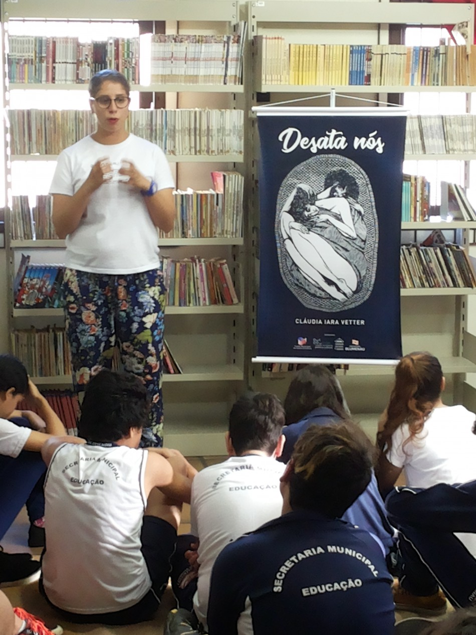 Biblioteca Municipal promove roda de conversa com estudantes