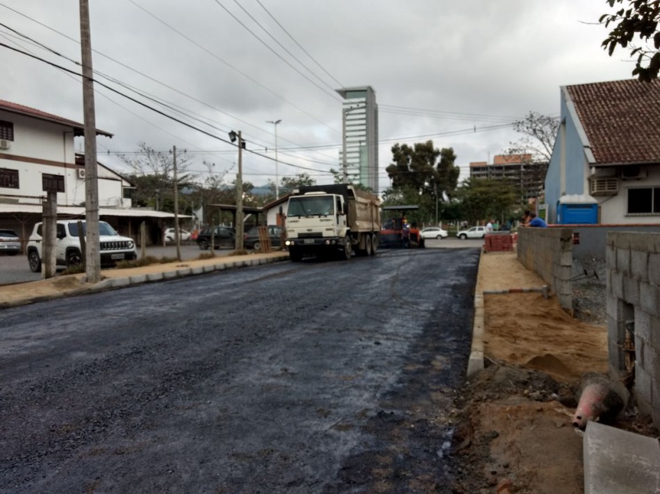 Pavimentação da Rua Antônio Bittelbrunn entra em fase final