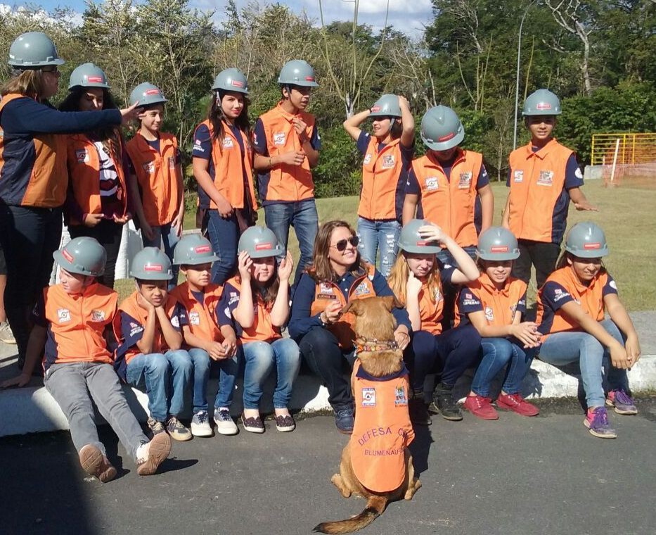 Agentes Mirins de Defesa Civil vão conhecer sede da BRK Ambiental
